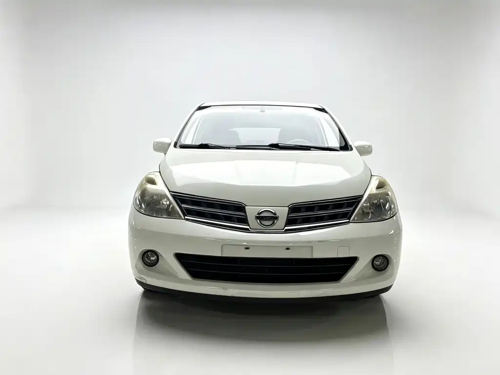 Nissan Tiida — миниатюра 2