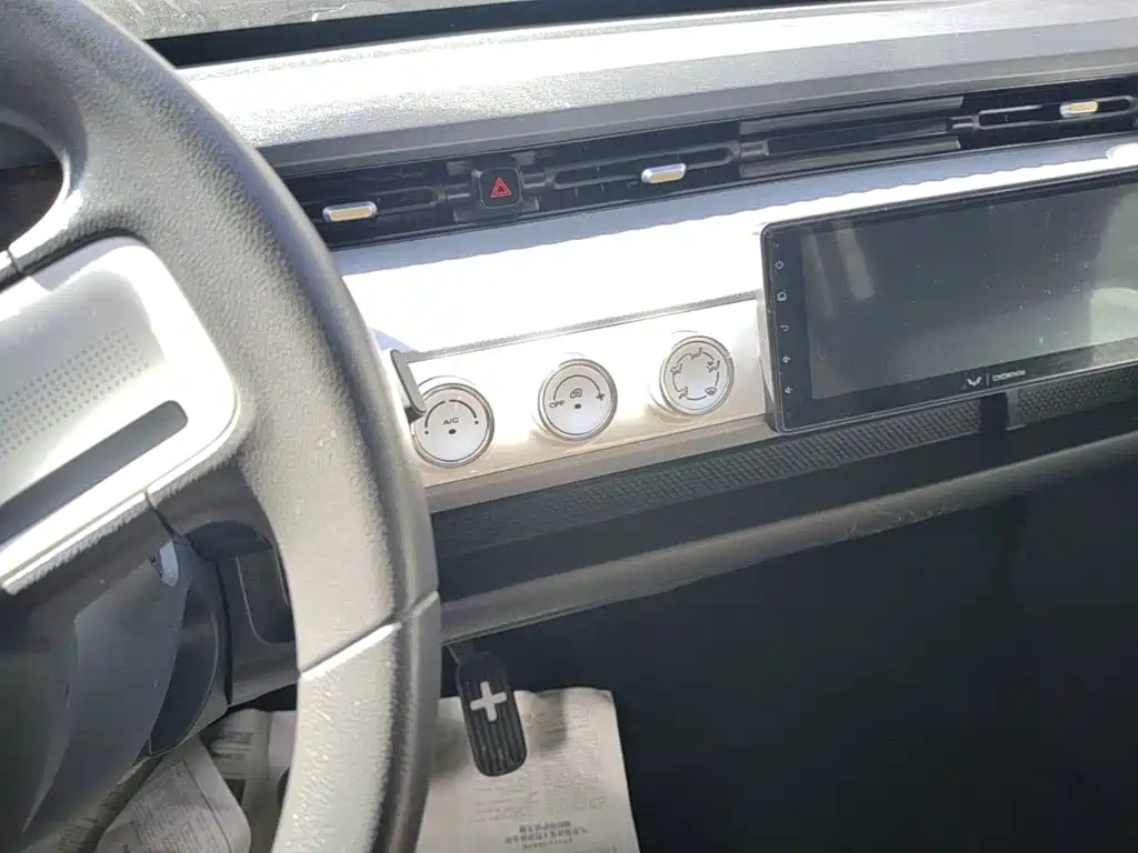 Wuling MINIEV — миниатюра 13