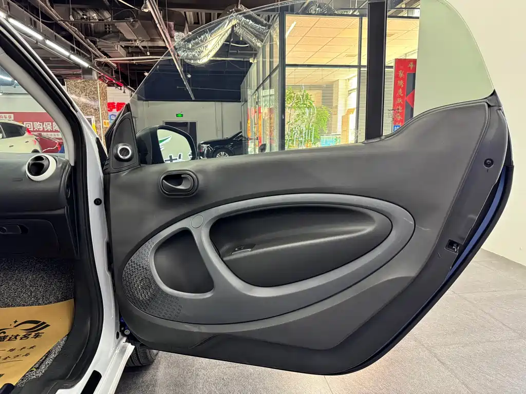 smart Smart Fortwo — миниатюра 8