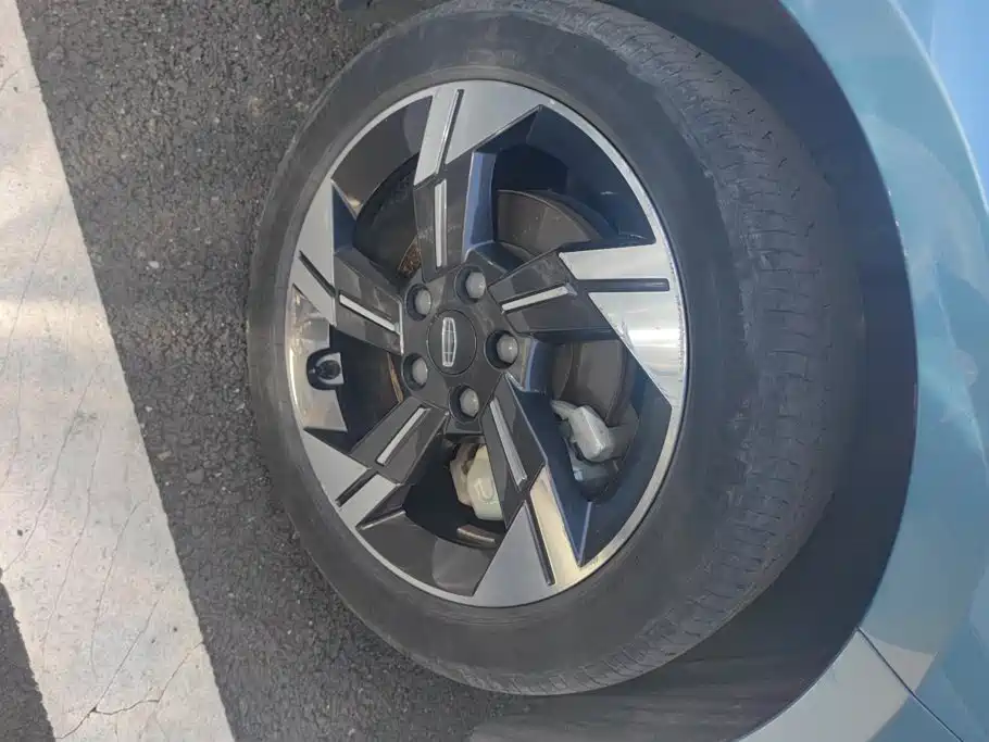 Geely L HiP — миниатюра 6