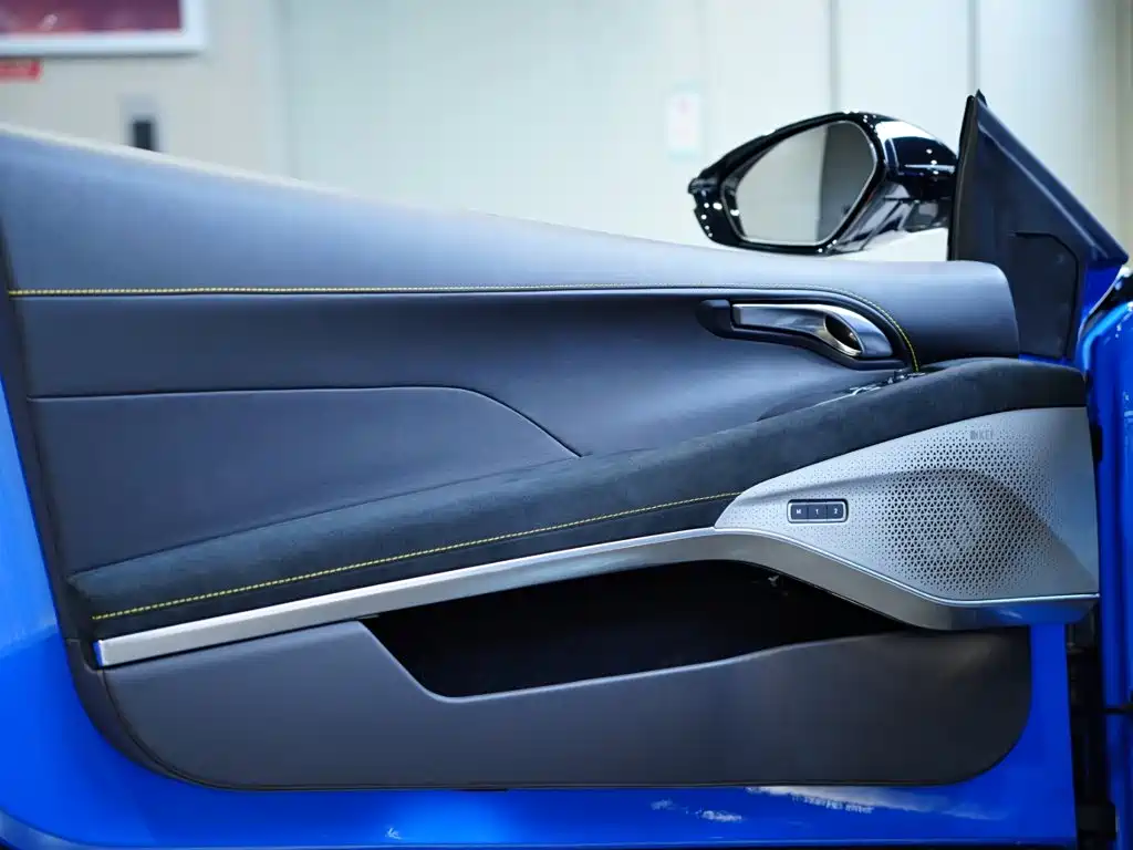 Lotus Emira — миниатюра 15