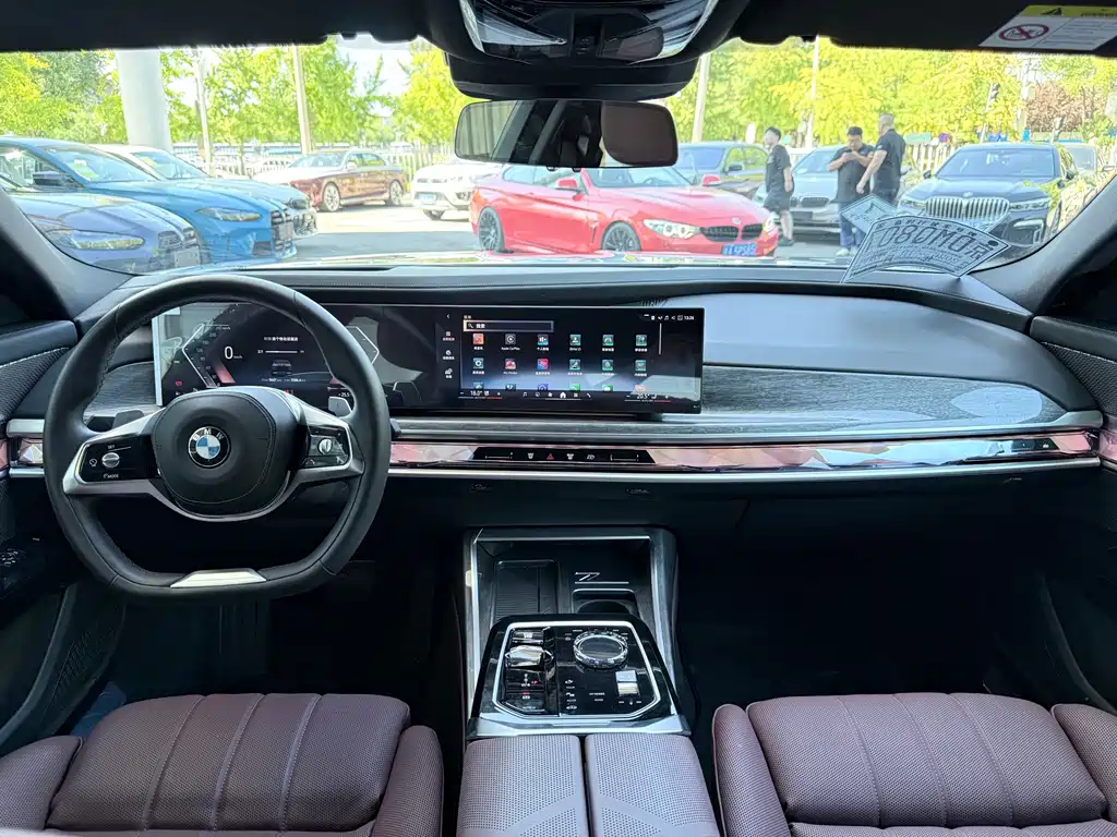 BMW 7 Series — миниатюра 6
