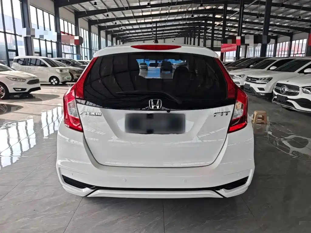 Honda Fit — миниатюра 6