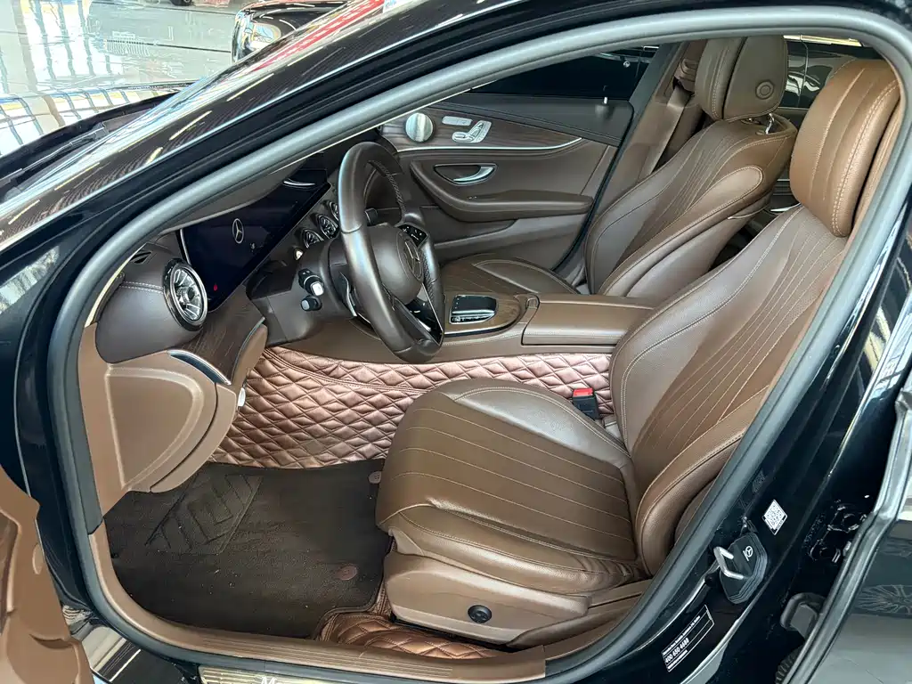 Mercedes-Benz E-Class — миниатюра 4