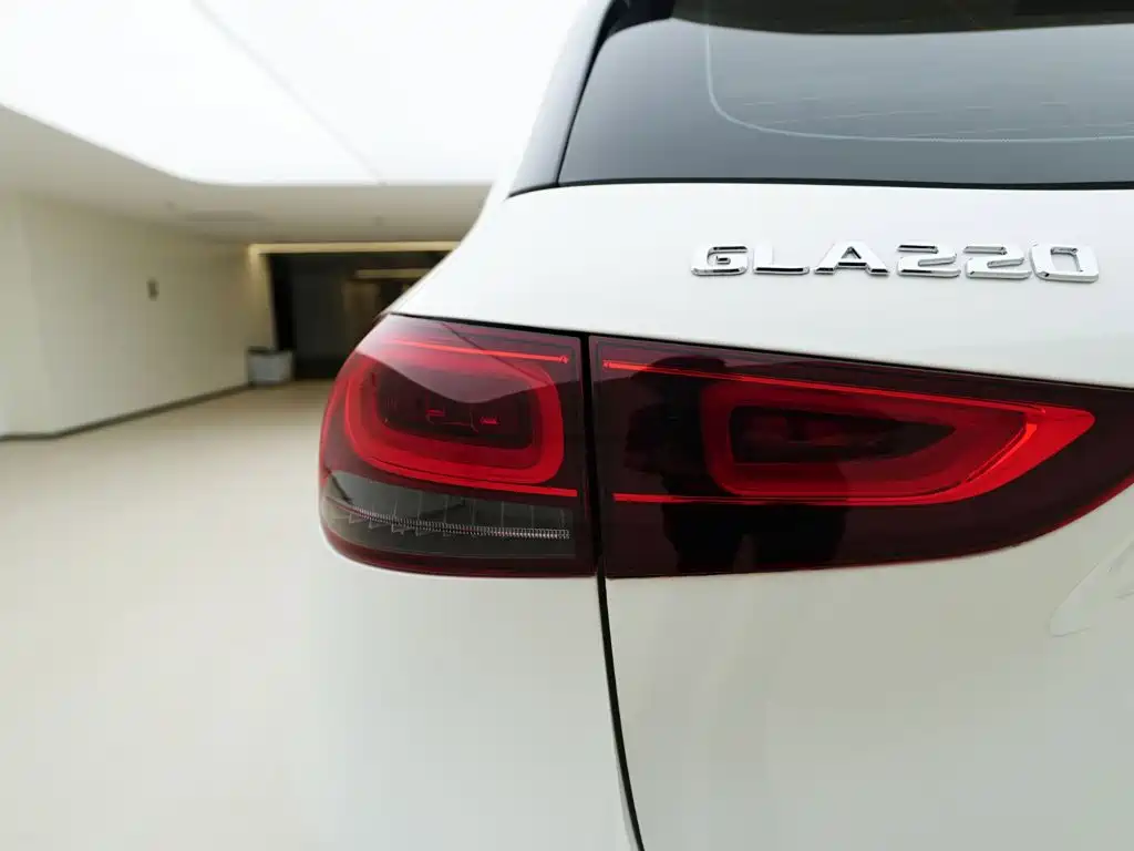 Mercedes-Benz GLA — миниатюра 9