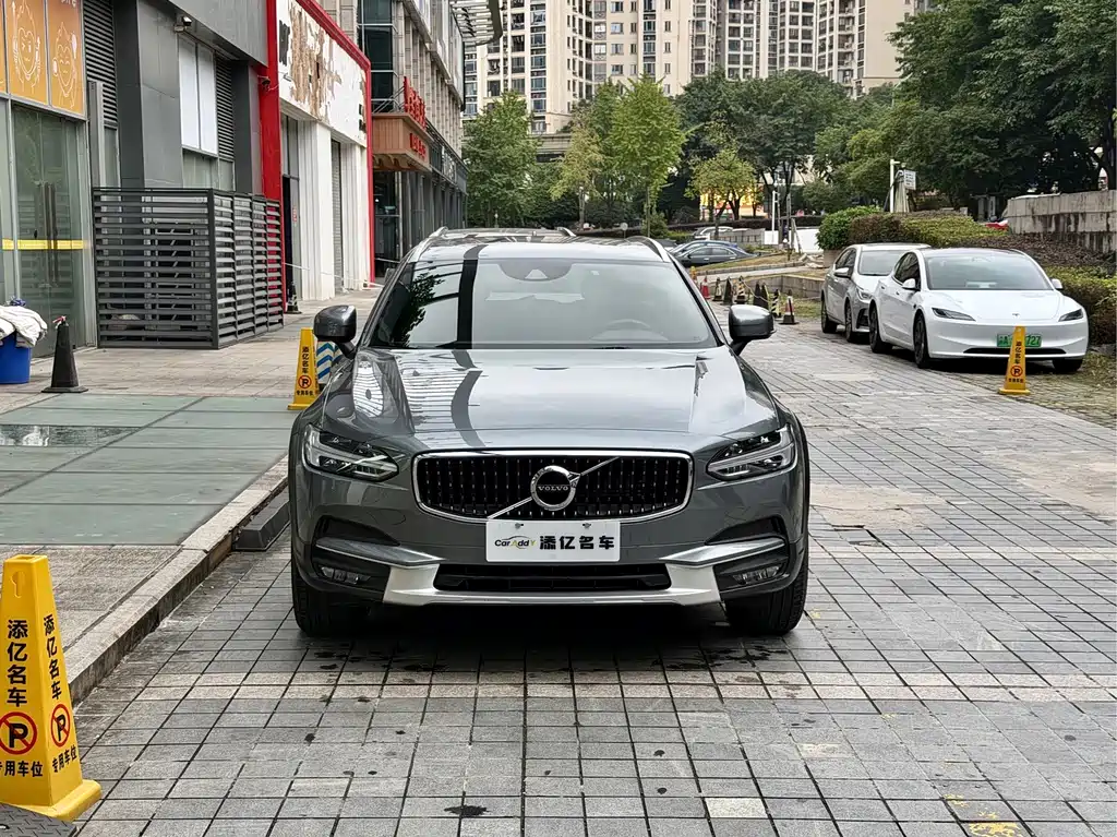 Volvo V90 — миниатюра 2