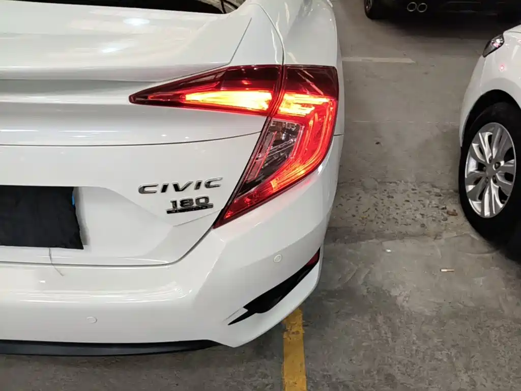 Honda Civic — миниатюра 8