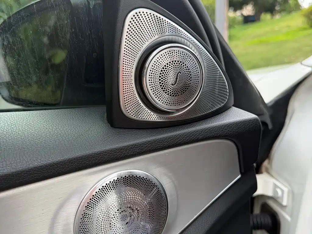 Mercedes-Benz C-Class — миниатюра 12