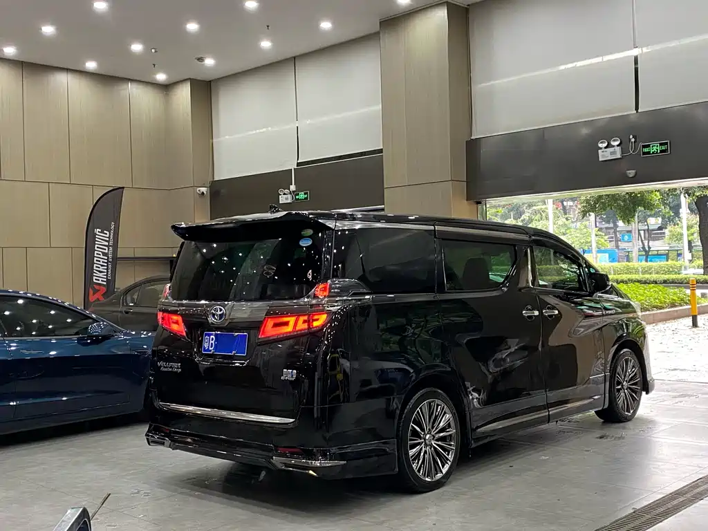 Toyota Vellfire — миниатюра 19
