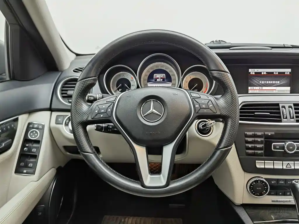 Mercedes-Benz C-Class — миниатюра 11