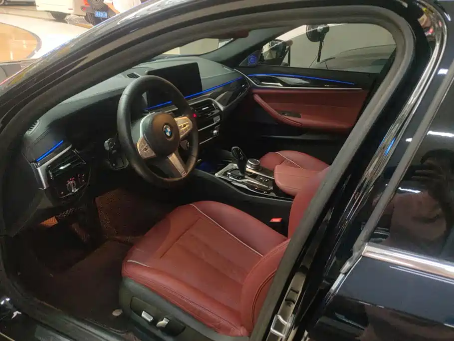 BMW 5 Series — миниатюра 9