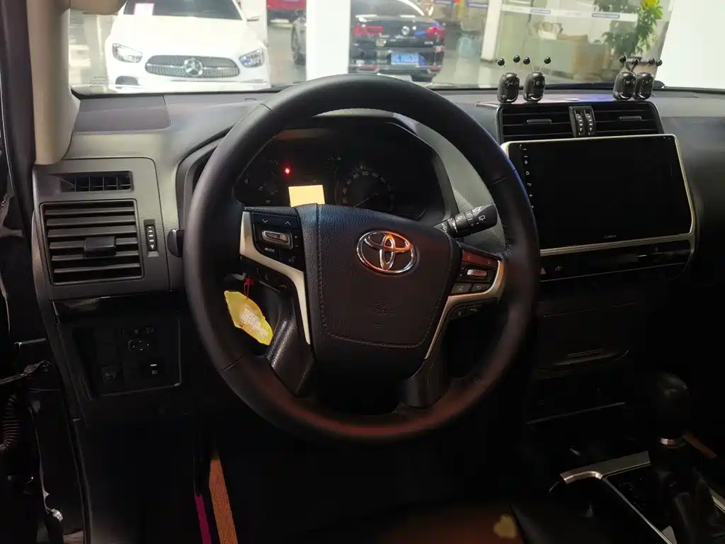Toyota Prado — миниатюра 3