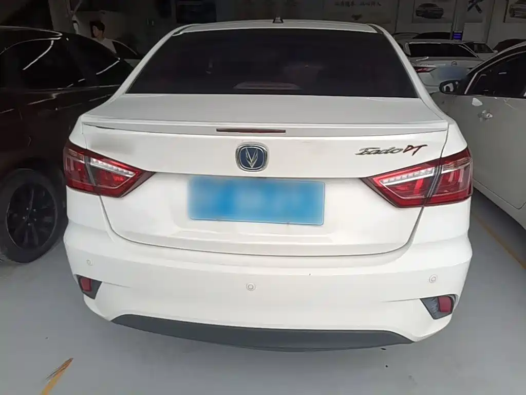 Changan Eado DT — миниатюра 6