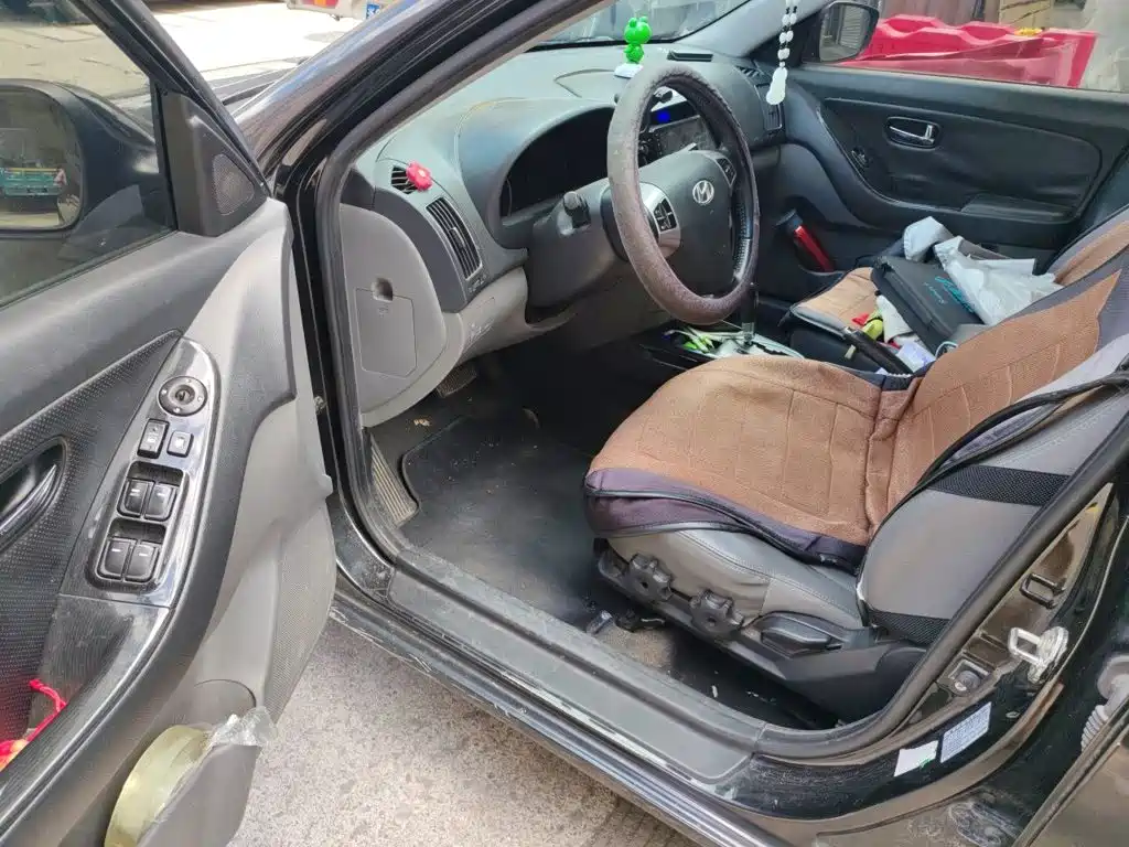 Hyundai Elantra — миниатюра 17