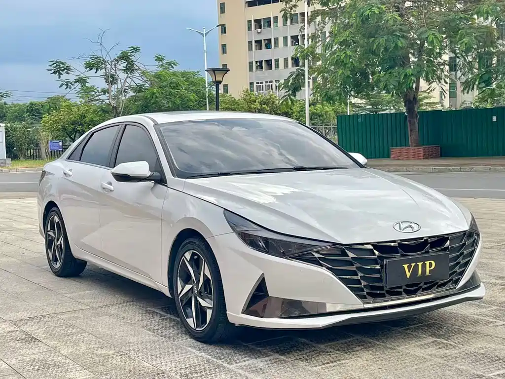 Hyundai Elantra — миниатюра 3