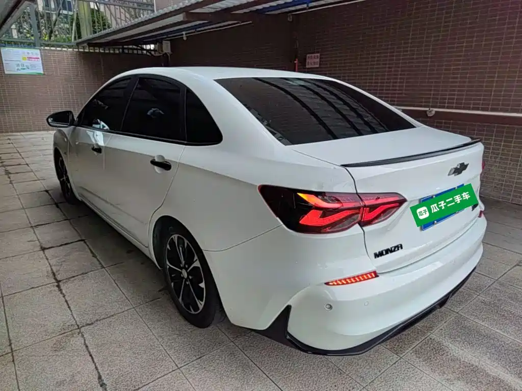 Chevrolet Monza — миниатюра 5
