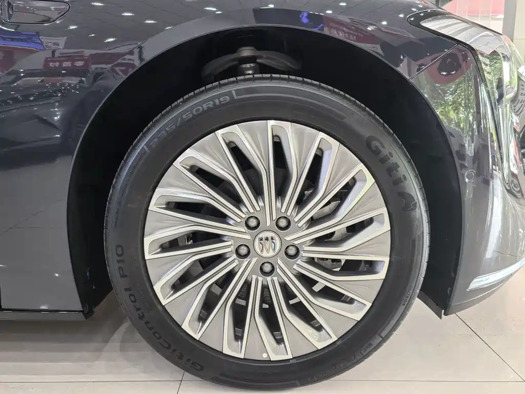 Buick Electra L7 — миниатюра 14