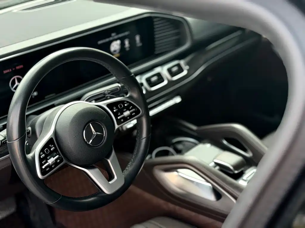 Mercedes-Benz GLS — миниатюра 9