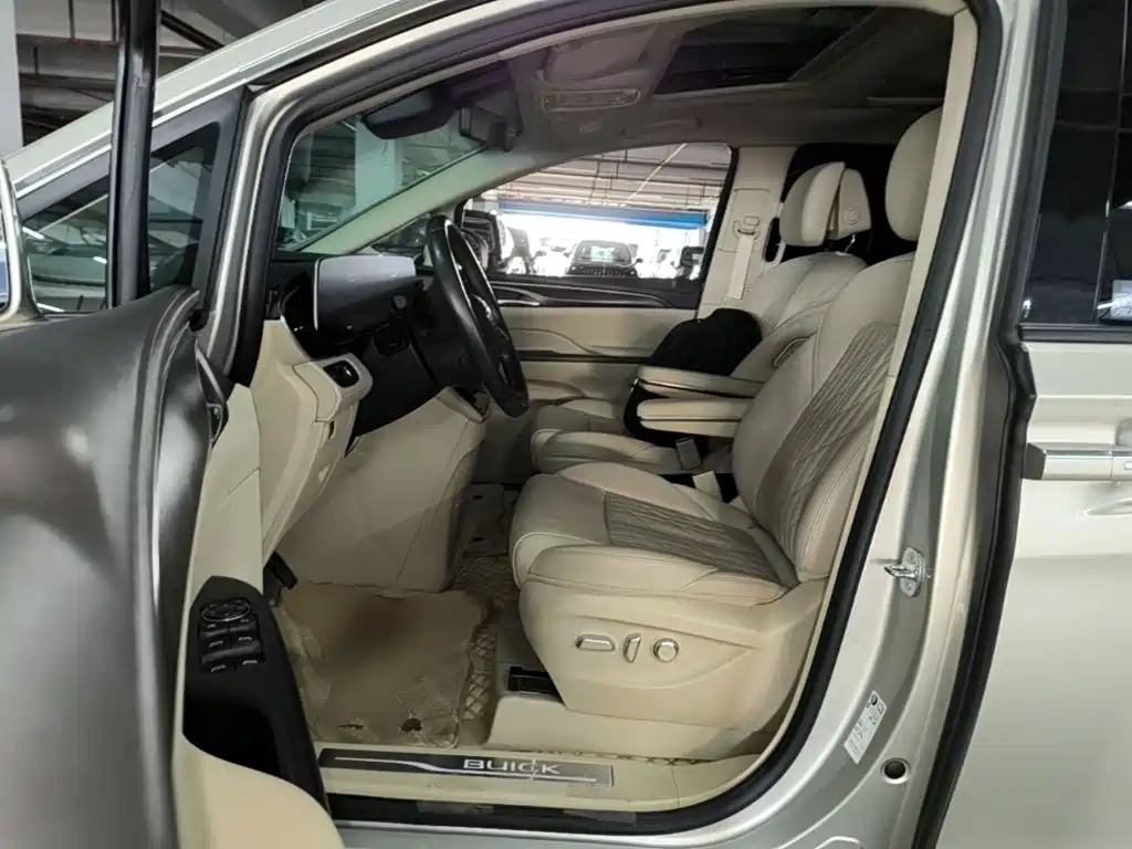 Buick GL8 — миниатюра 16