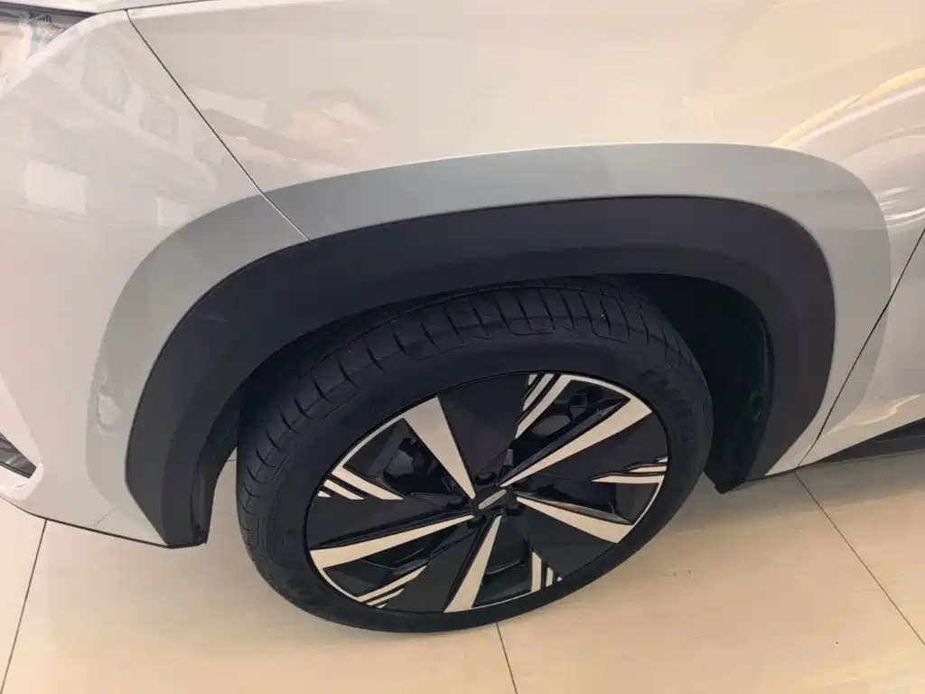 Geely Boyue L — миниатюра 23