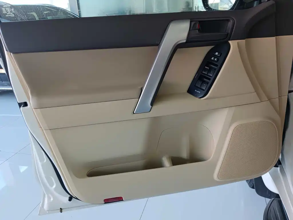 Toyota Land Cruiser Prado 2015 2.7L