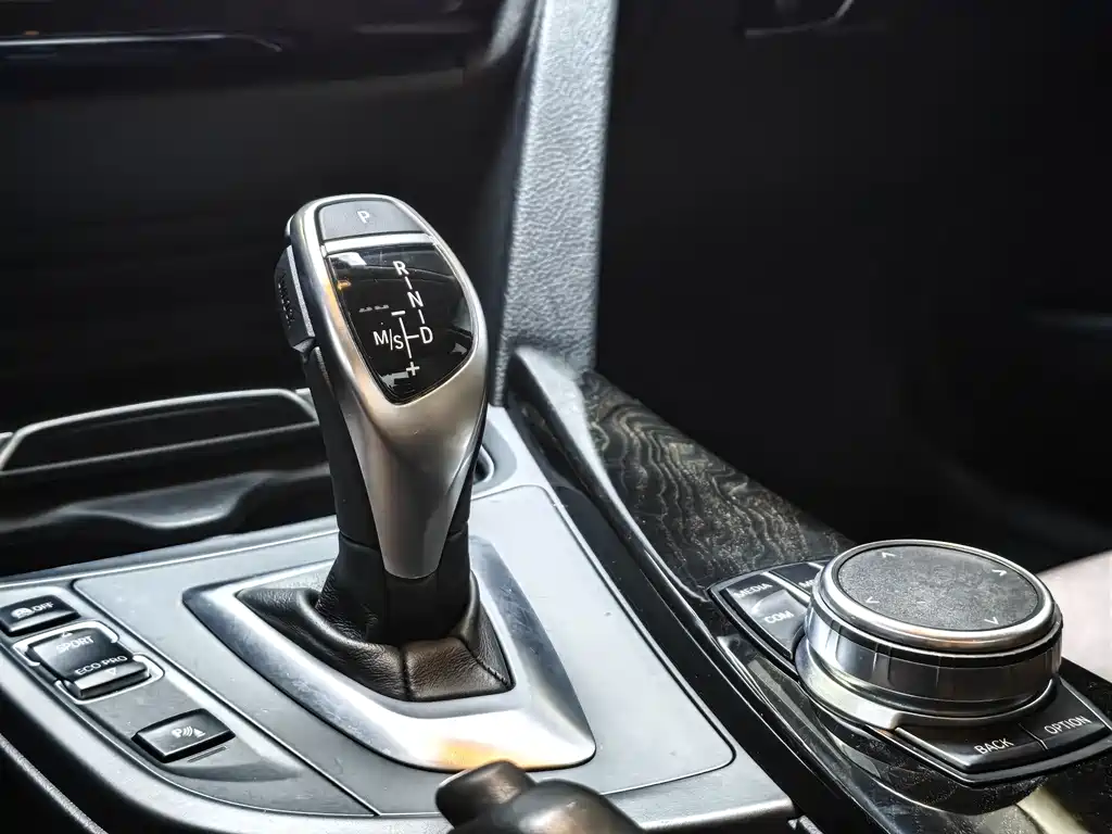 BMW 3 Series - фото 10