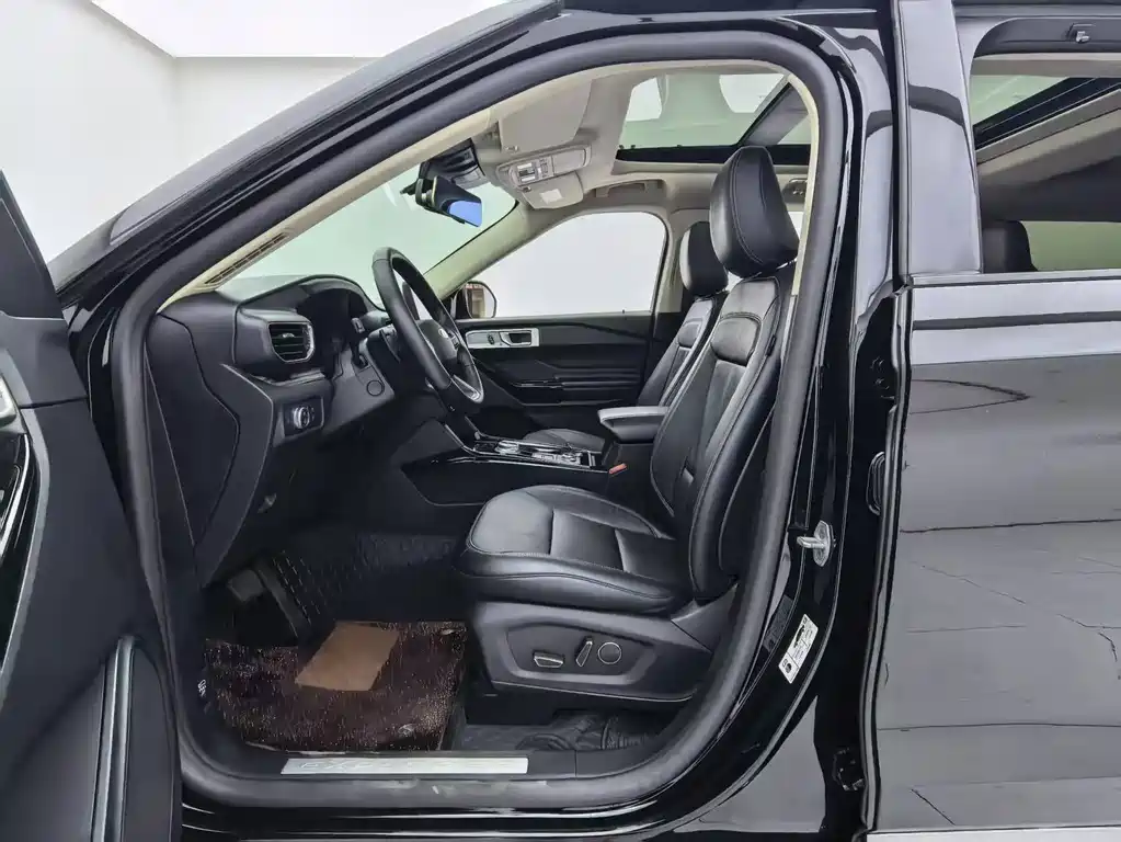 Ford Explorer — миниатюра 18