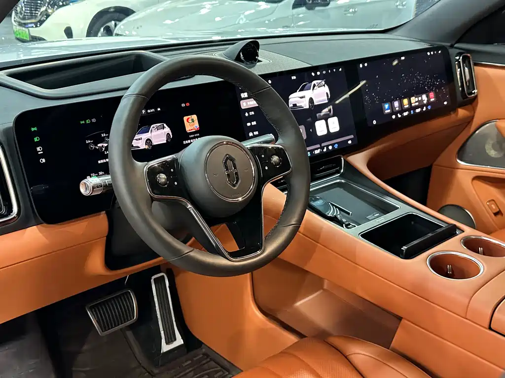 AITO ASK THE WORLD M8