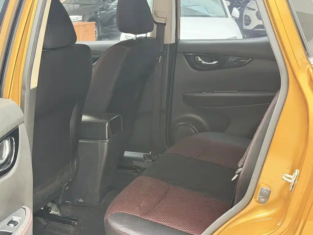 Nissan Qashqai — миниатюра 5