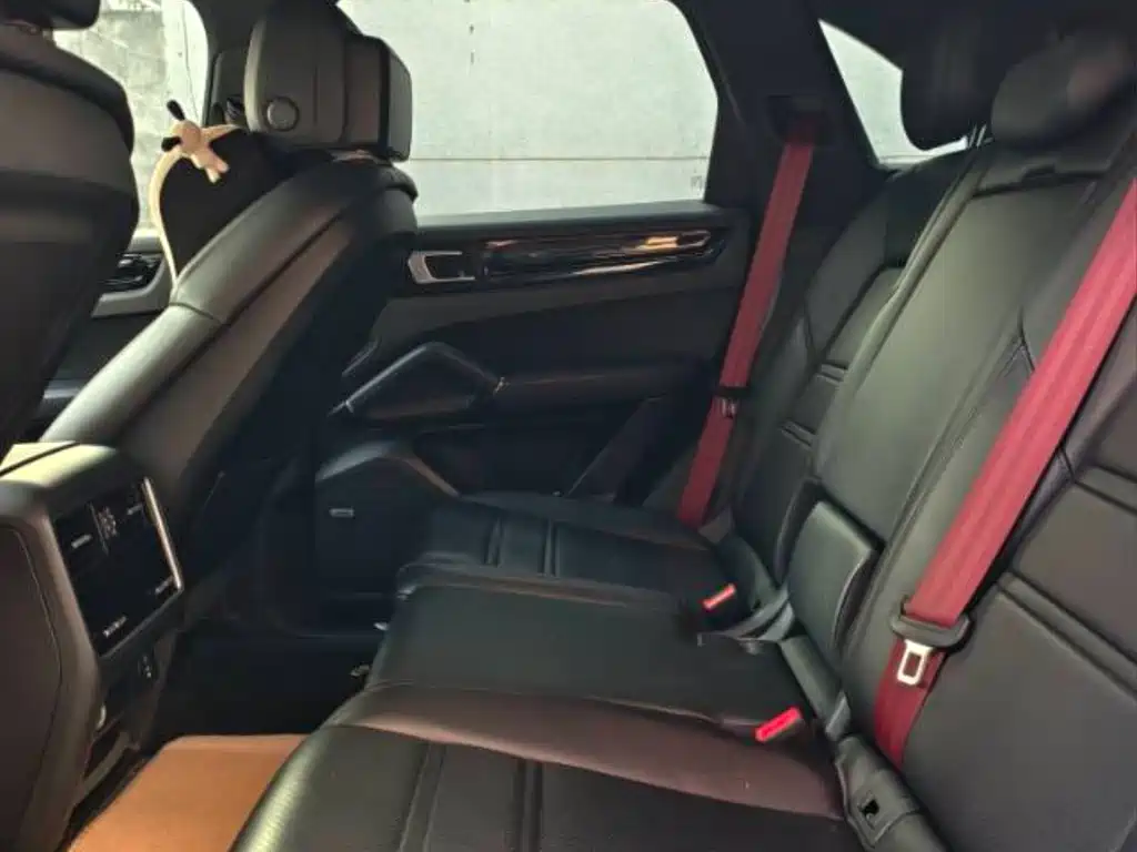 Porsche Cayenne — миниатюра 5