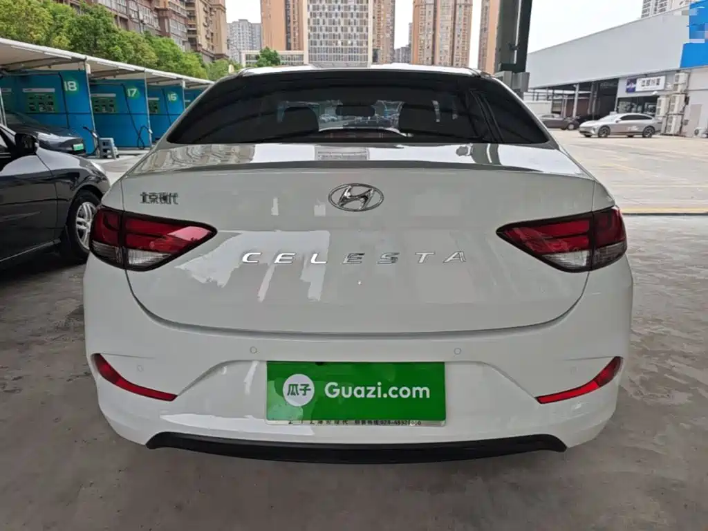 Hyundai Elantra — миниатюра 6