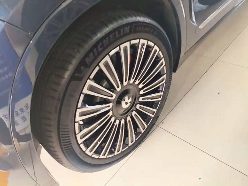 NIO ES8 — миниатюра 23