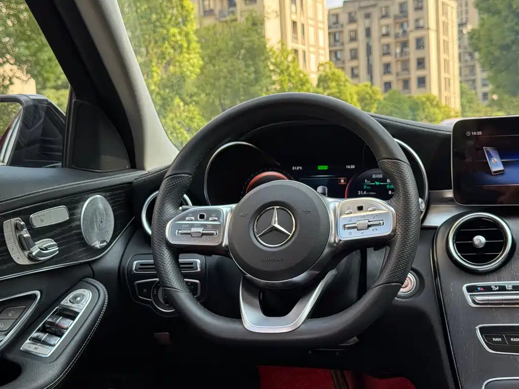 Mercedes-Benz C-Class — миниатюра 6