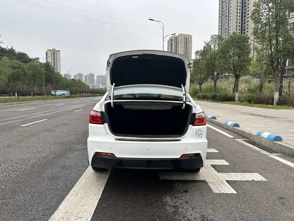 Changan V7 — миниатюра 7