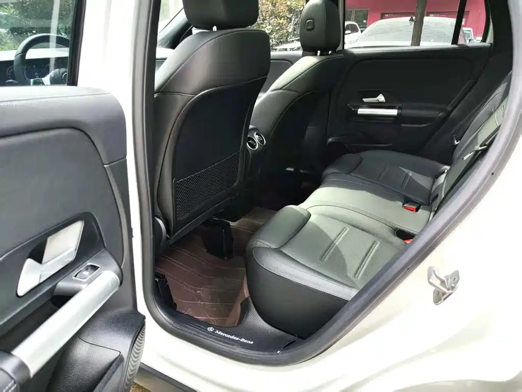 Mercedes-Benz GLA — миниатюра 6