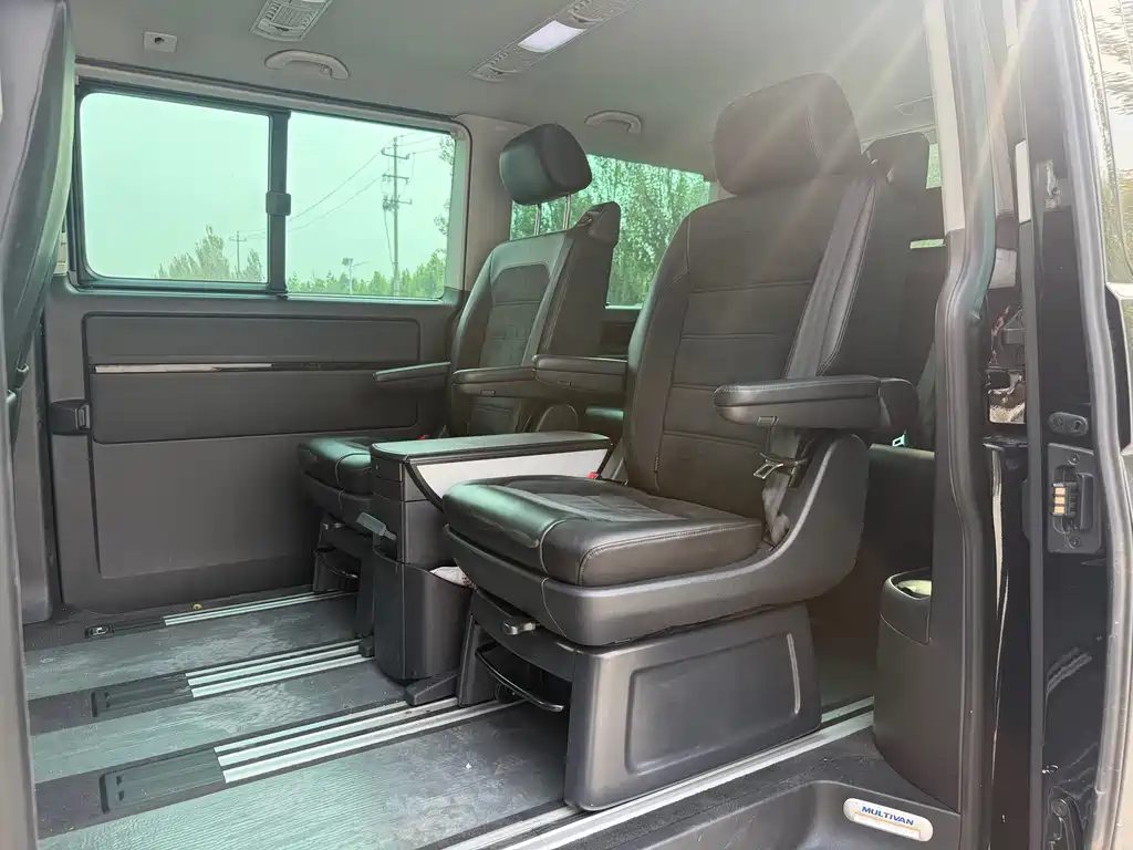 Volkswagen Multivan — миниатюра 9