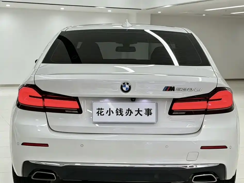 BMW 5 Series — миниатюра 8