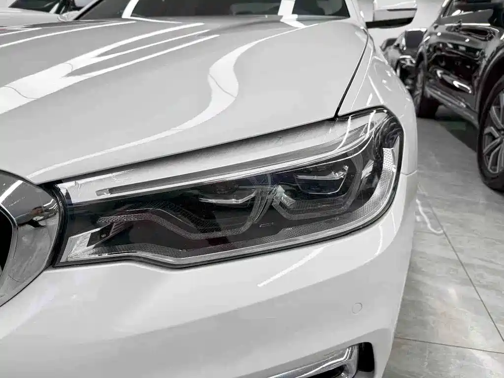 BMW 5 Series — миниатюра 19