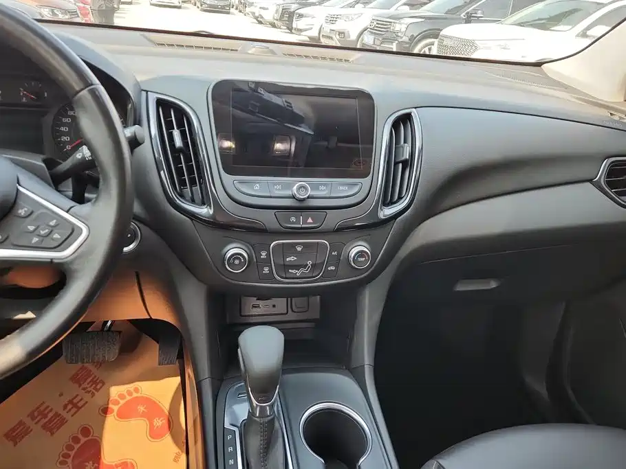 Chevrolet Equinox — миниатюра 13