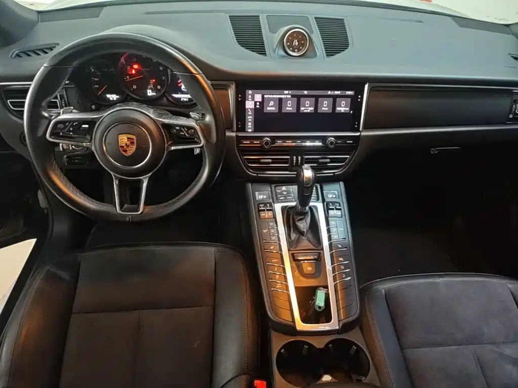 Porsche Macan — миниатюра 10