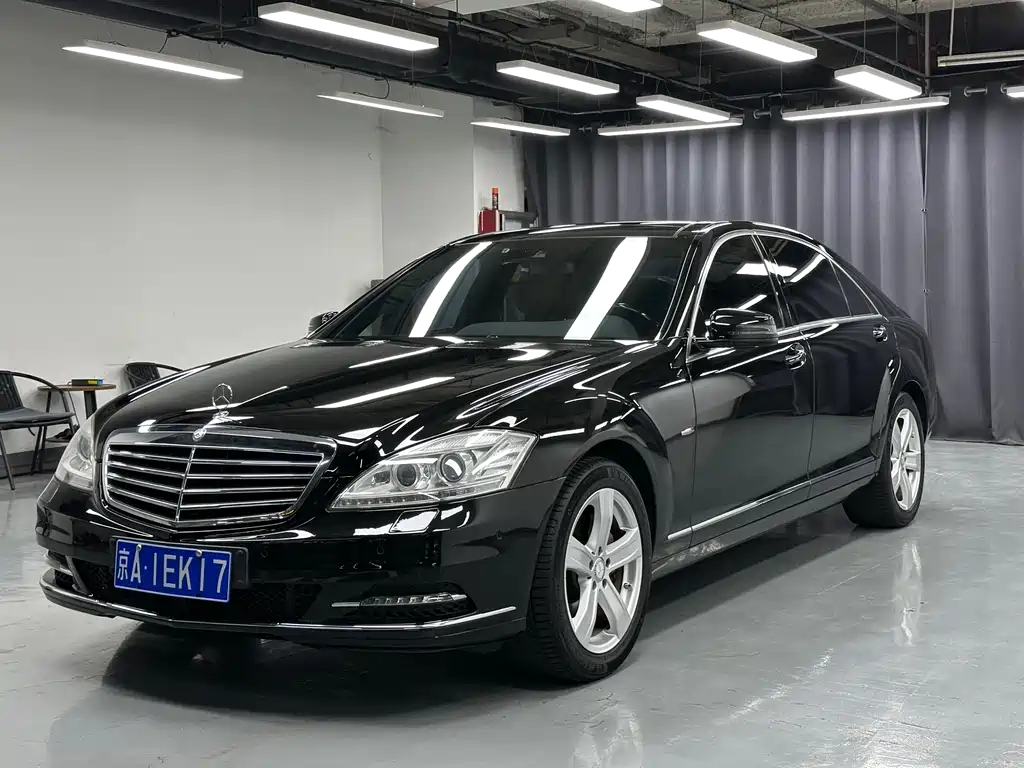 Mercedes-Benz S-Class 2012