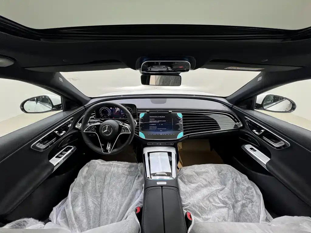 Mercedes-Benz E-Class — миниатюра 6