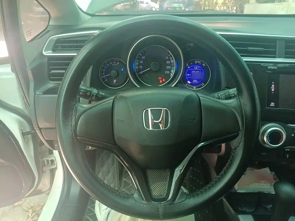 Honda Fit — миниатюра 6