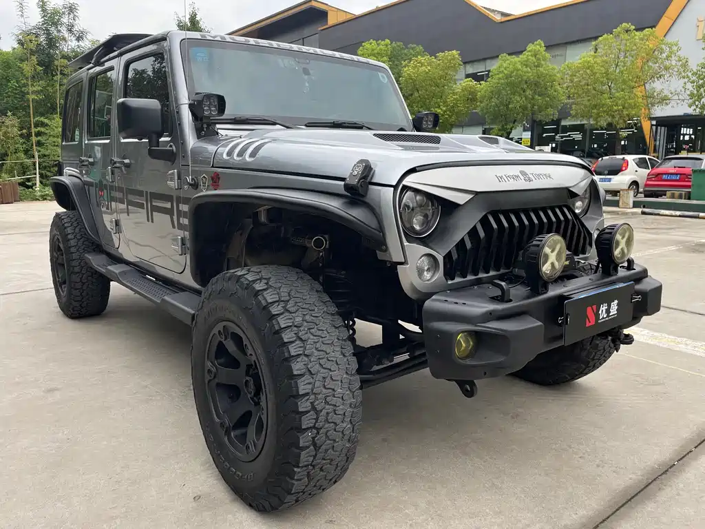 Jeep Wrangler 3.0L Sahara 4-door Comfort Enjoy Edition, фото 2