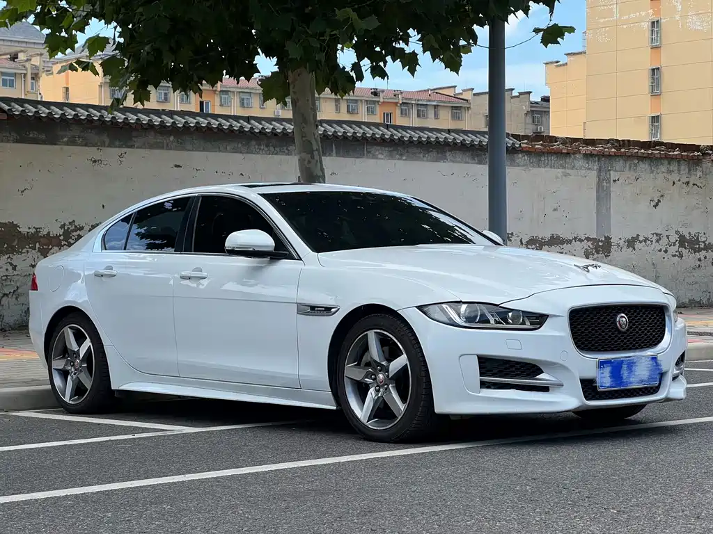 Jaguar XE — миниатюра 3