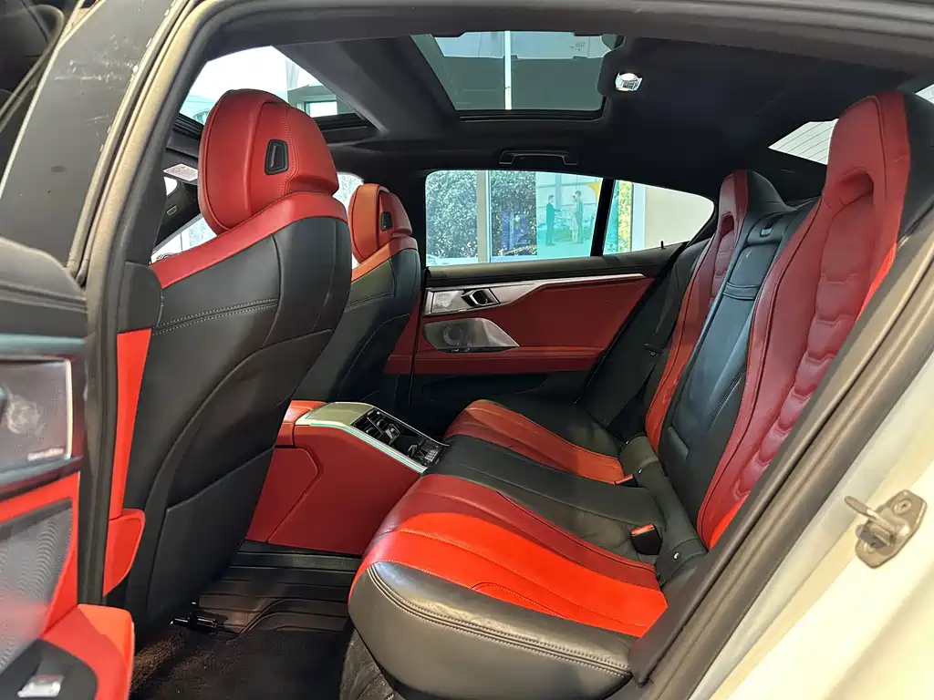 BMW 8 Series — миниатюра 13