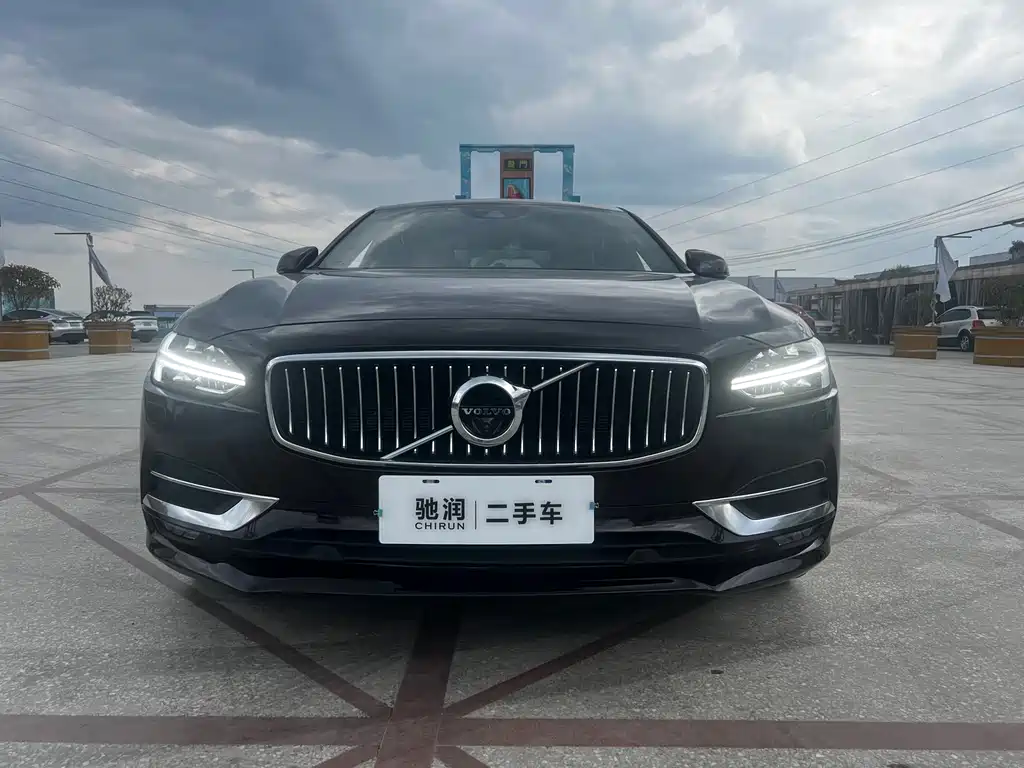 Volvo S90 — миниатюра 2