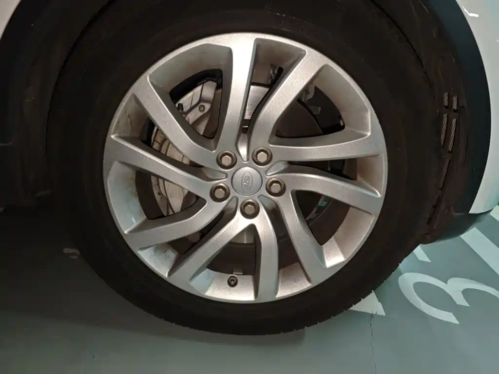 Land Rover Discovery — миниатюра 8
