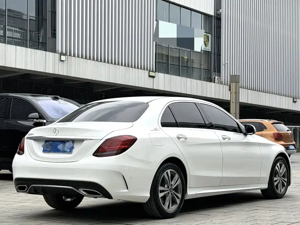 Mercedes-Benz C-Class — миниатюра 3