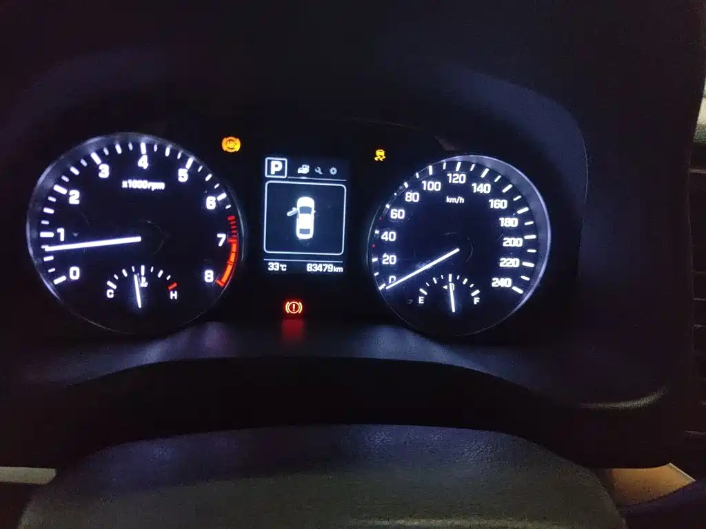 Hyundai Elantra — миниатюра 8